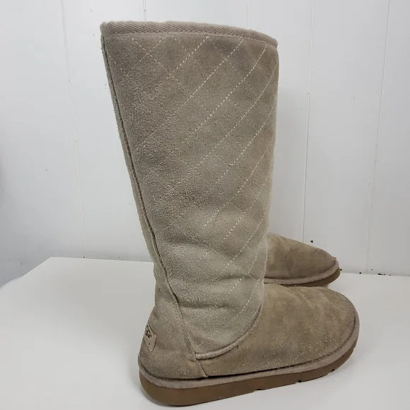 Ugg Classic tall boot 2 - Picture 8 of 12
